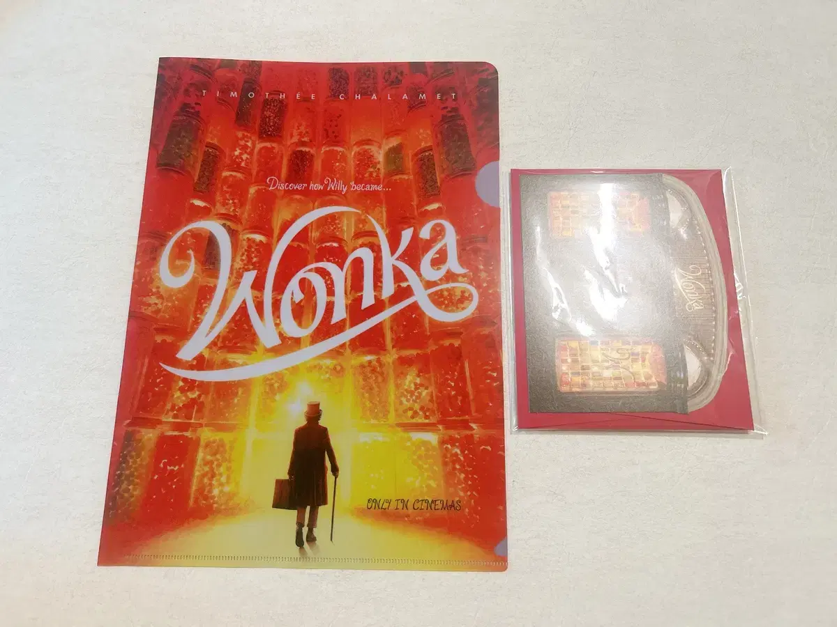 Wonka Chocolate Shop postcard + L-holder new