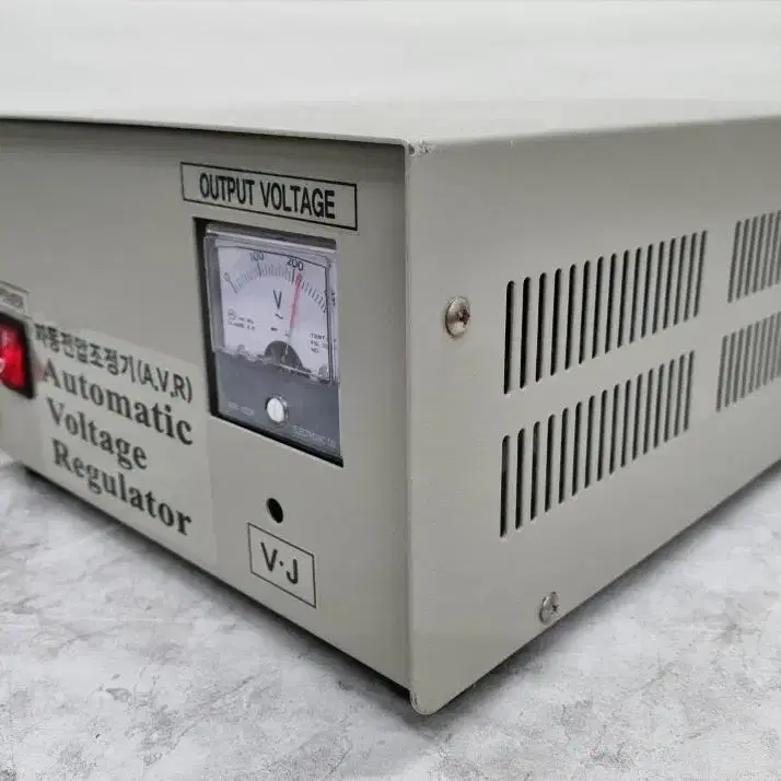 AVR 자동전압조정기 / 1KVA 단권 (220v-220v).