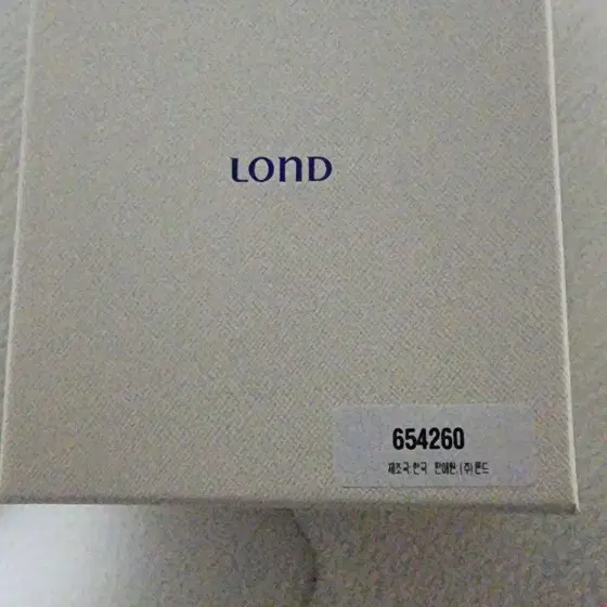 LOND 18K 금 귀걸이 팝니다.