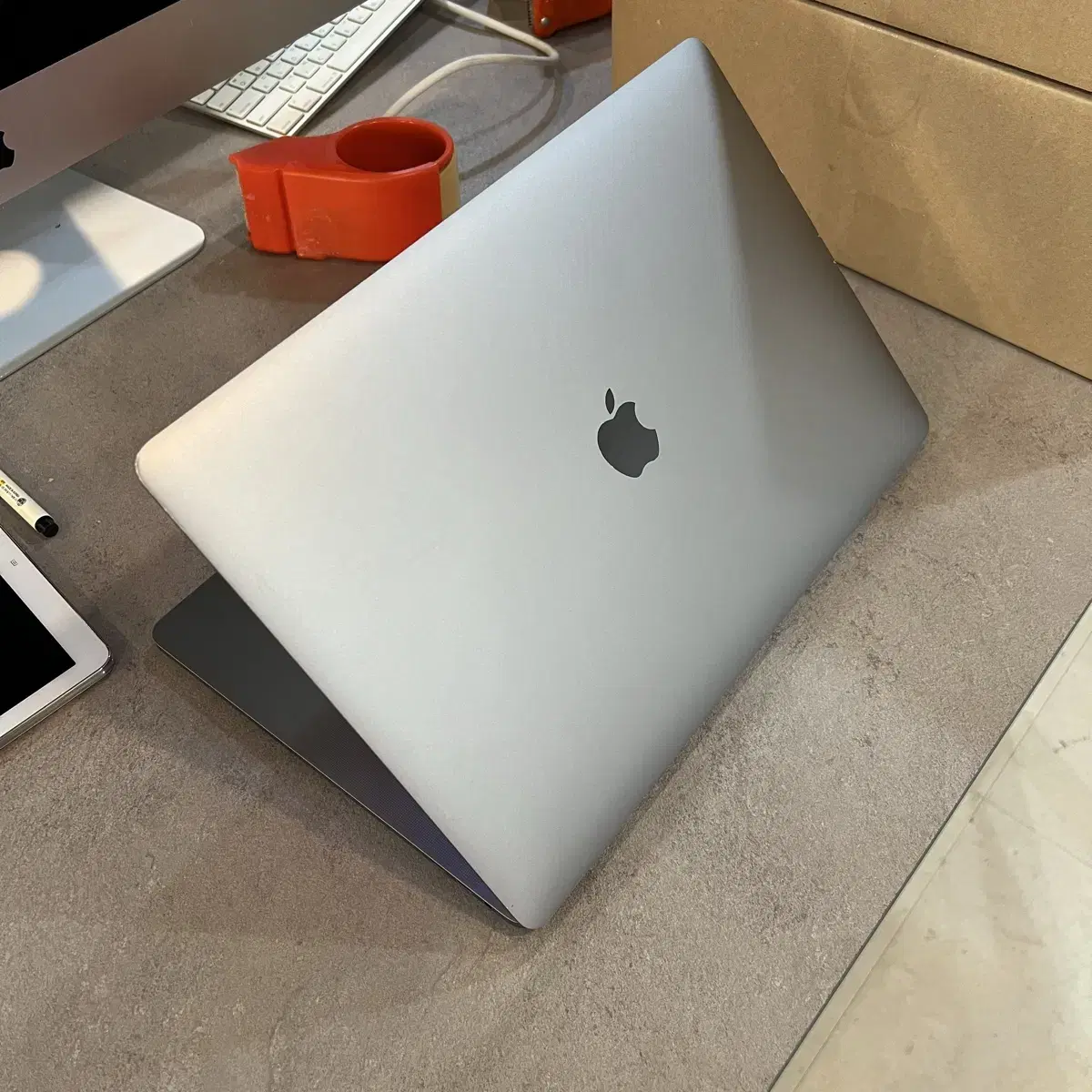 MacBook pro i9 맥북프로 터치바 16GB/512GB 노트북