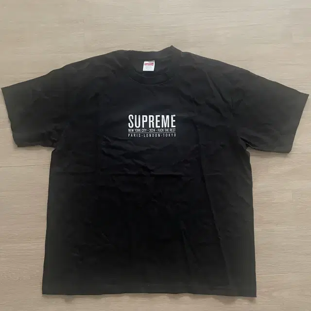 슈프림 paris T-shirt black L사이즈 팝니다