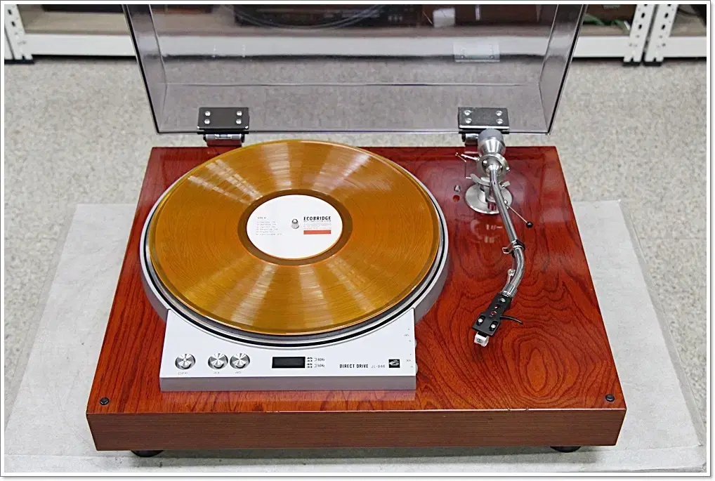 VICTOR high-end direct turntable model JL-B44