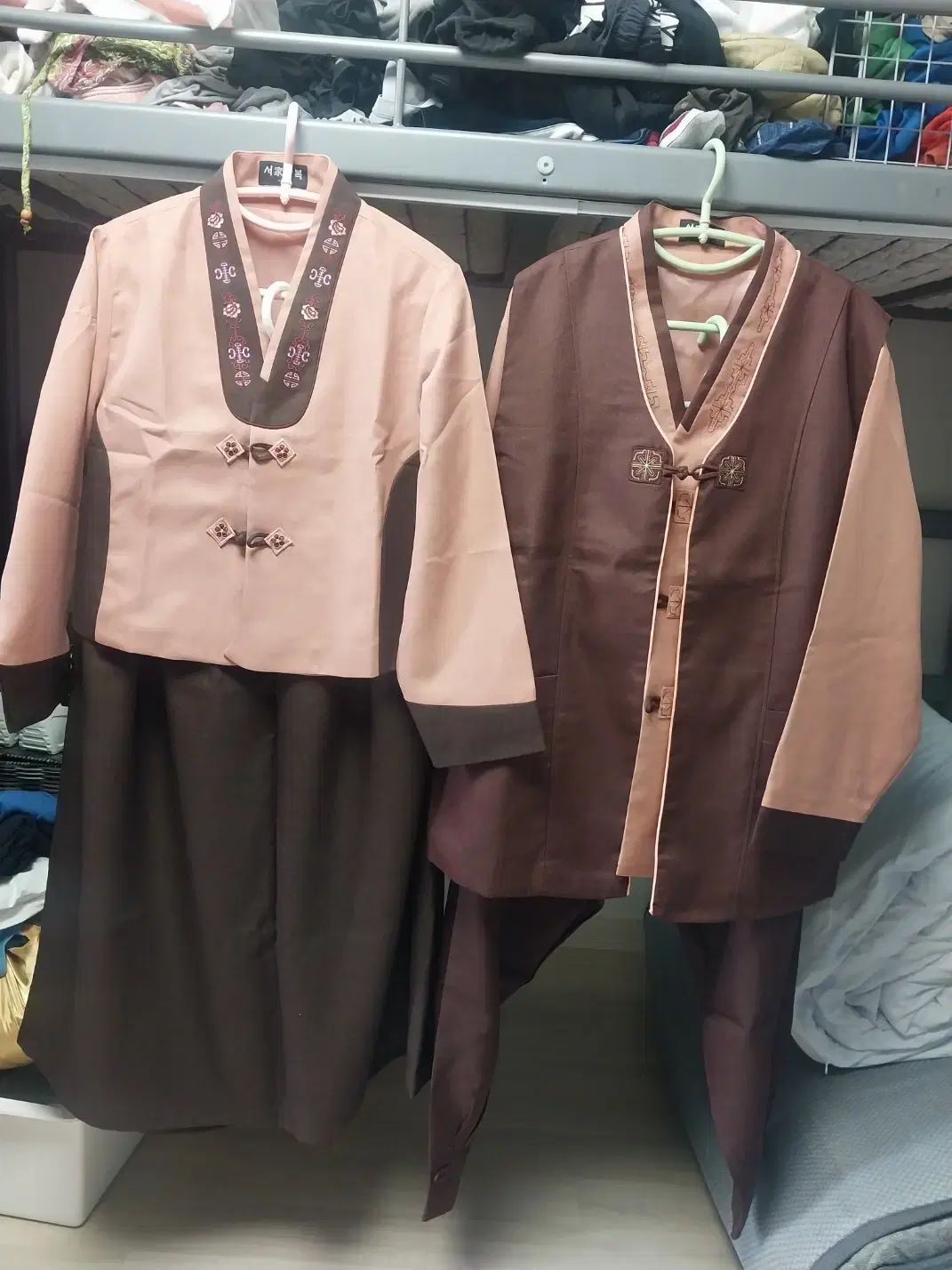 Almost New(95 / 66) Men's and Women's Hanbok Set