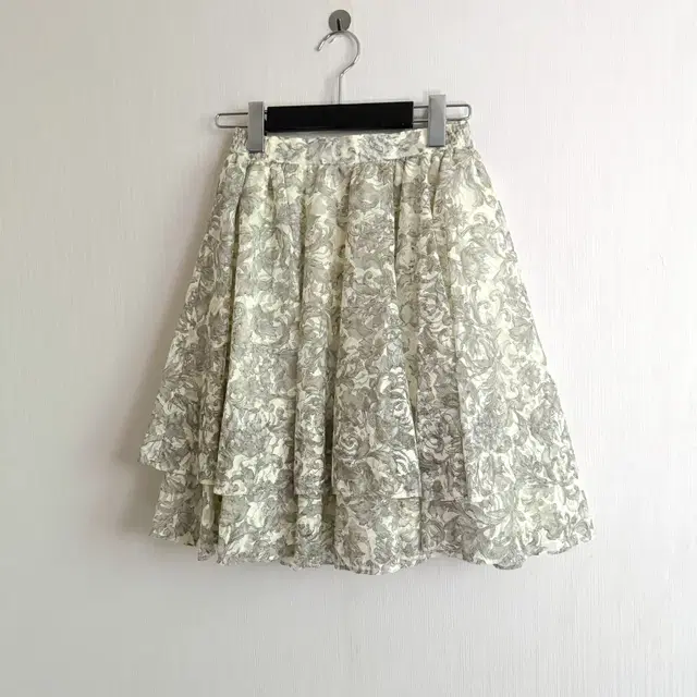 ornament pattern printing mini skirt