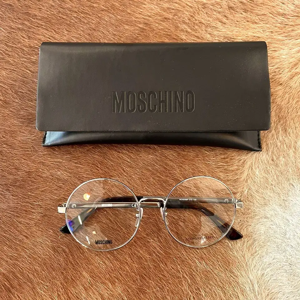 MOSCHINO 모스키노 안경