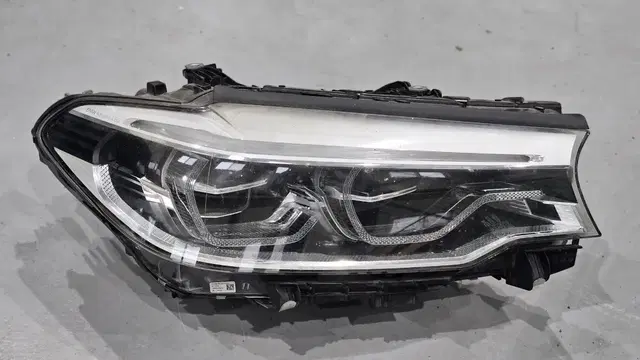 [BMW 정품] G30 5시리즈 전기형 LED 헤드라이트 좌우 1set