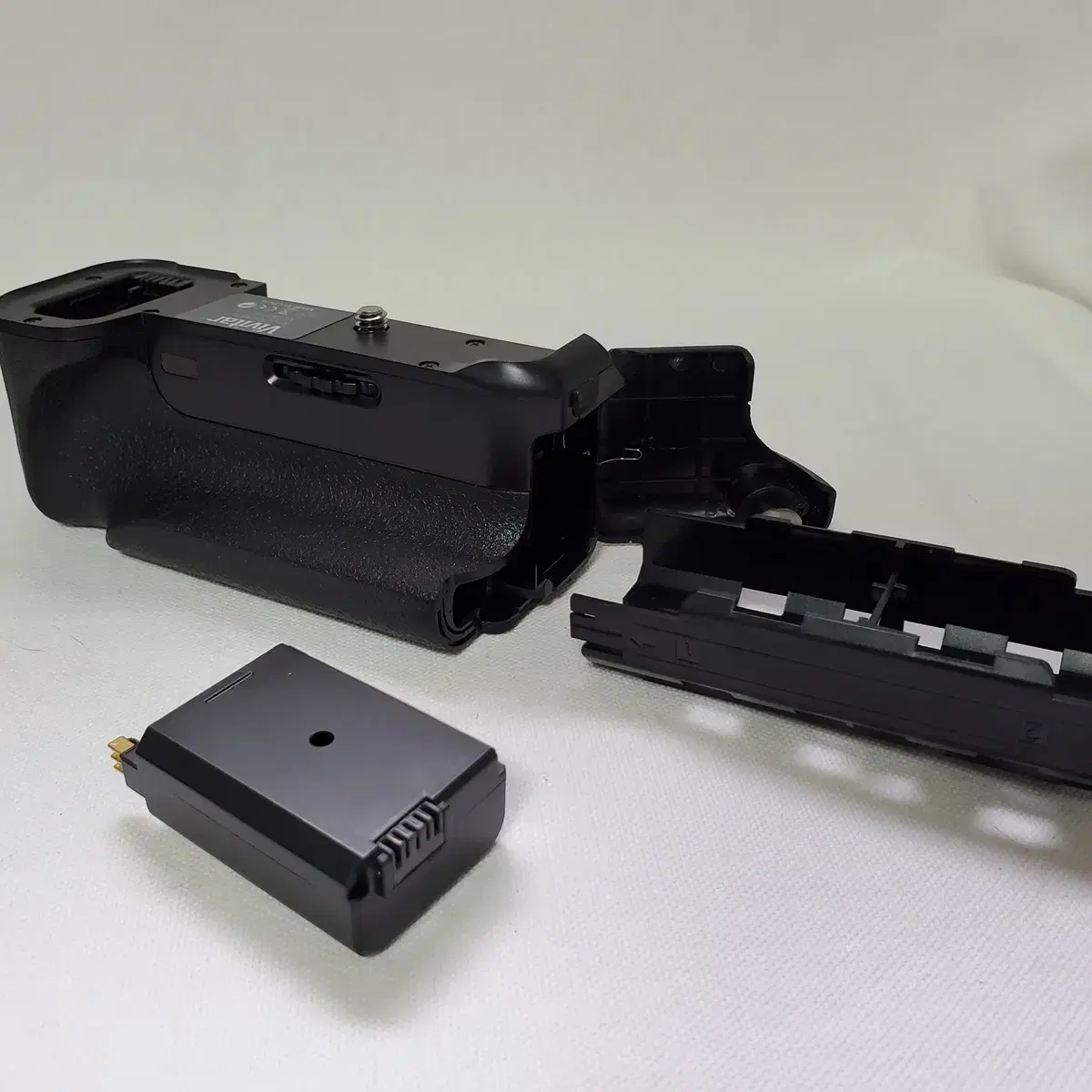 Vivitar Sony a6300 Battery Grip