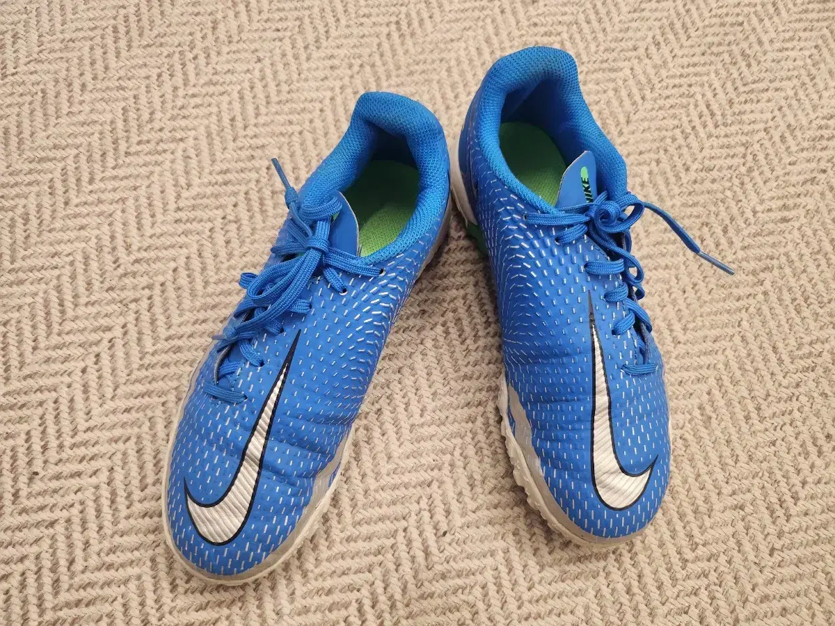 230 Nike Phantom Futsal Shoes