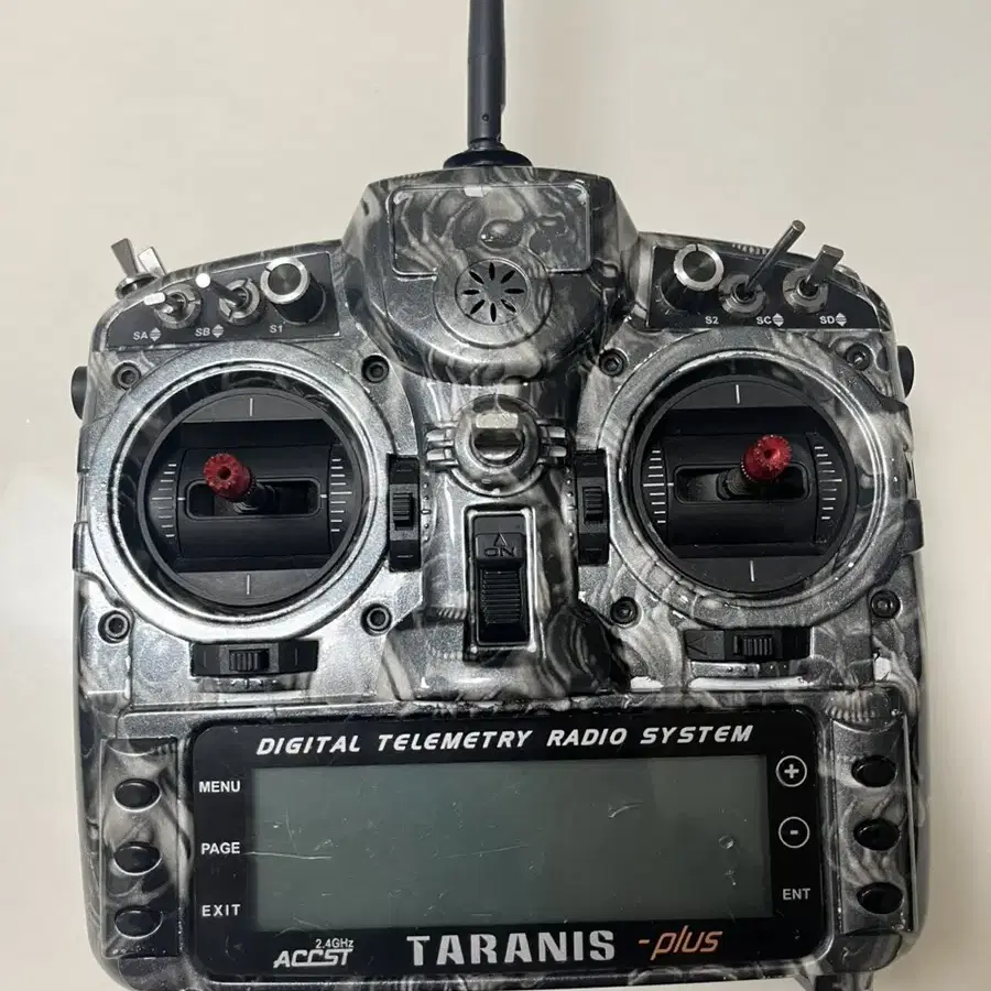 Taranis x9d plus 조종기