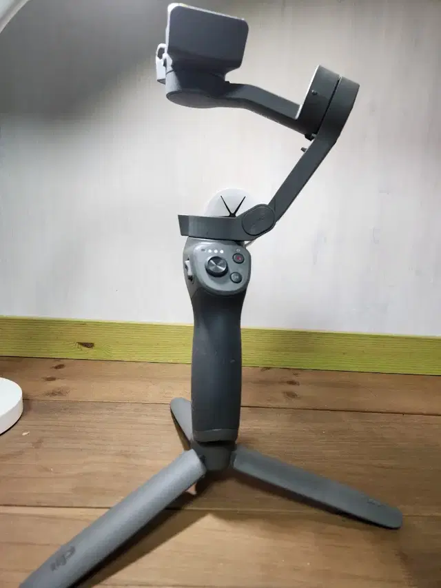 DJI Osmo mobile 3 짐벌