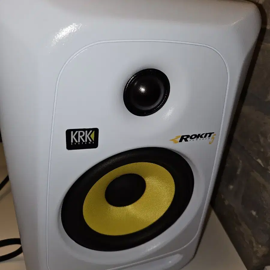 (급처) krk roki5 g3  1통 상태좋은거  10에 팝니다