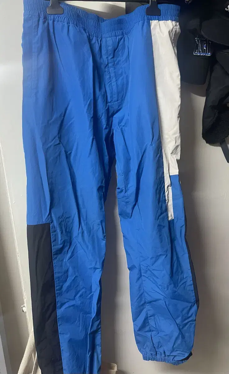 Alexander Wang Nylon pants Skylines size M