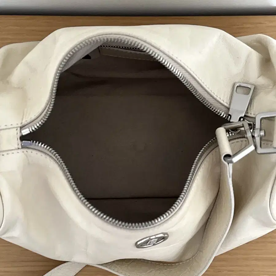 미닛뮤트 BRETT BAG MU IVORY