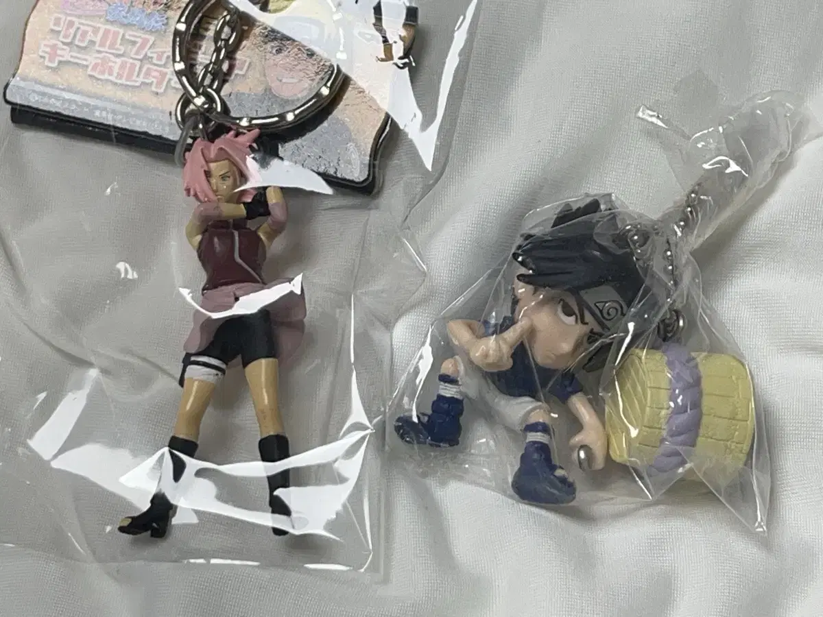 Naruto Classic Rare keyring sakura Sasuke