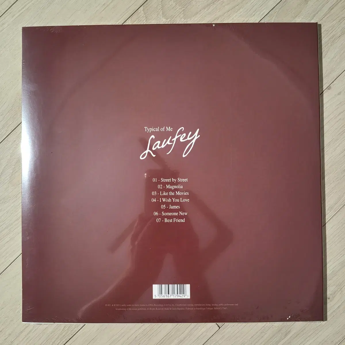 라이베이 Laufey - Typical of Me 미개봉 LP