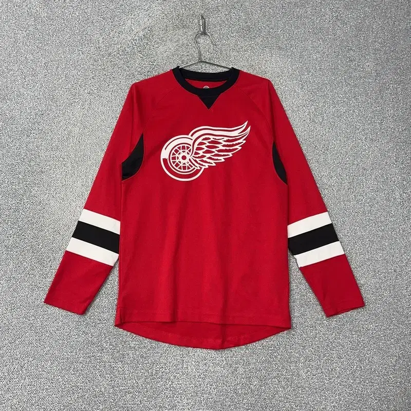 NHL Logo Red Jersey Long Sleeve Tee S