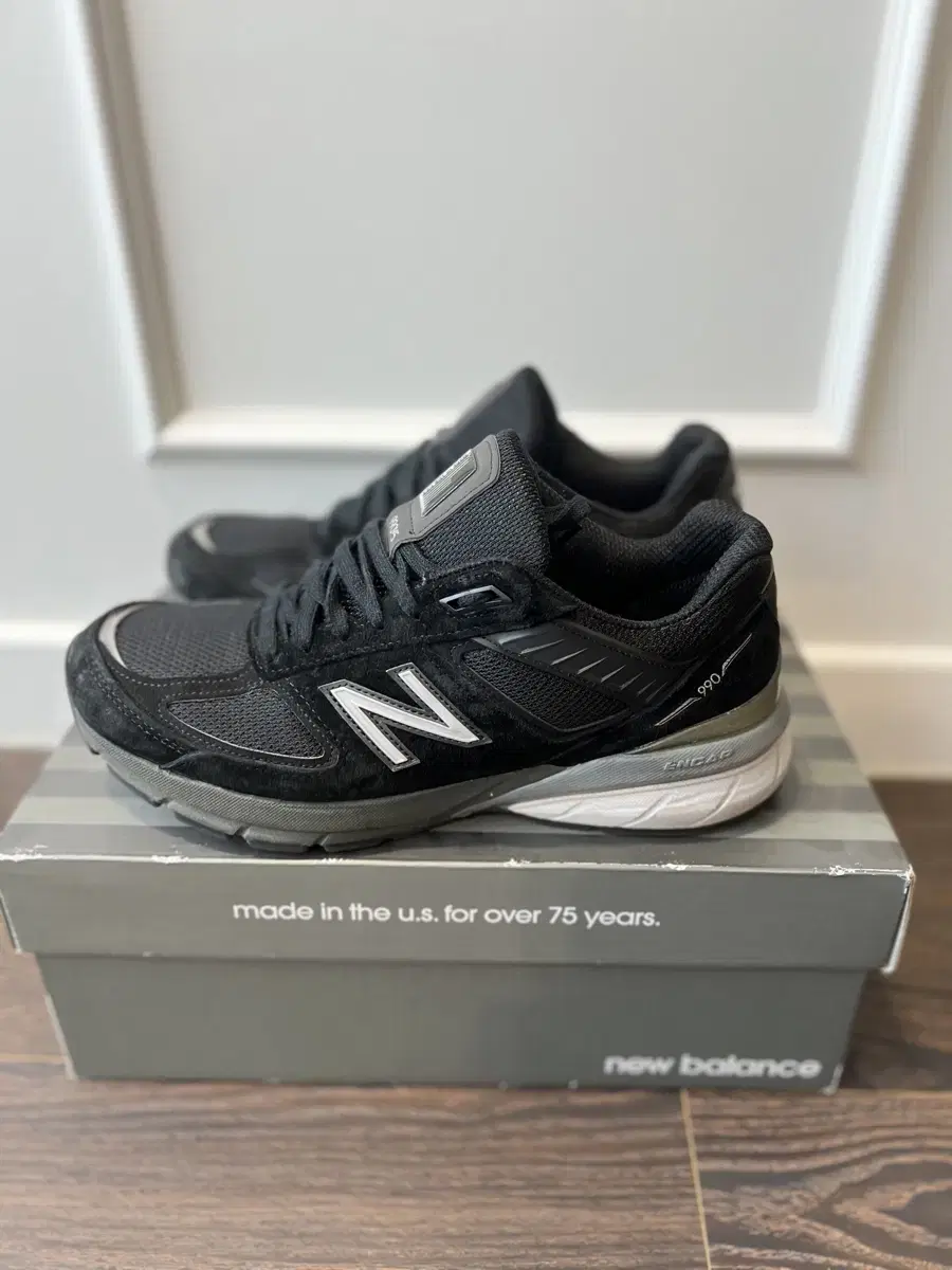 New Balance 990v5 Black