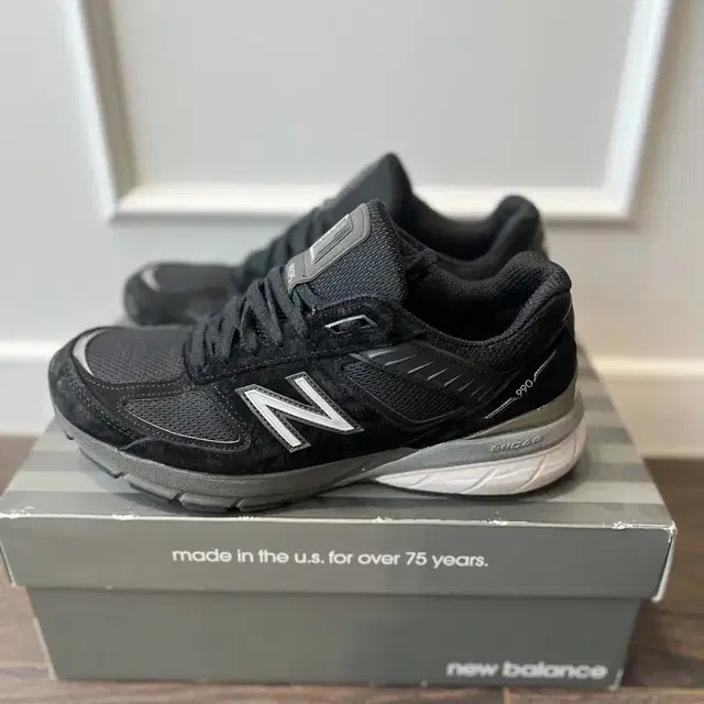 New Balance 990v5 Black