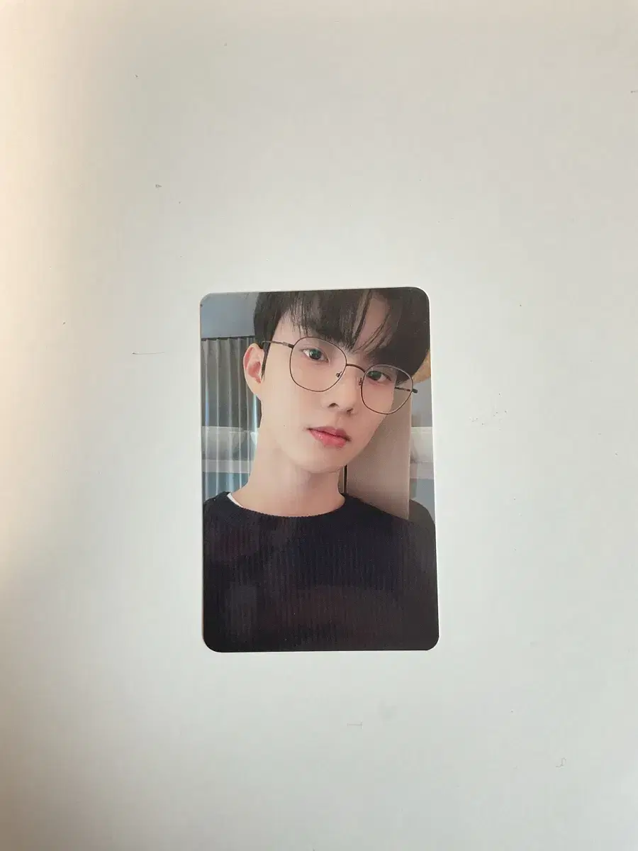 Q Lore Photocard