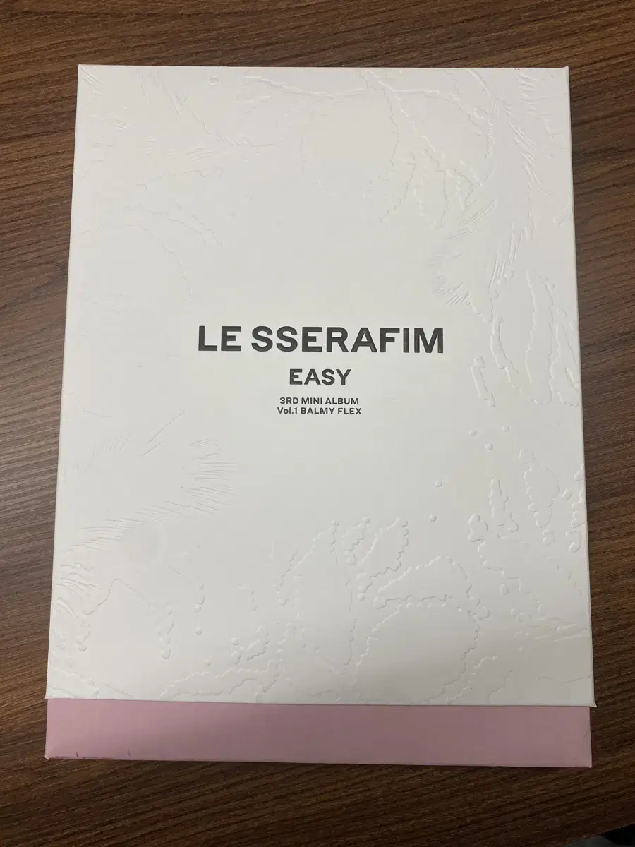 Le sserafim EASY album (with pre-order benefits)