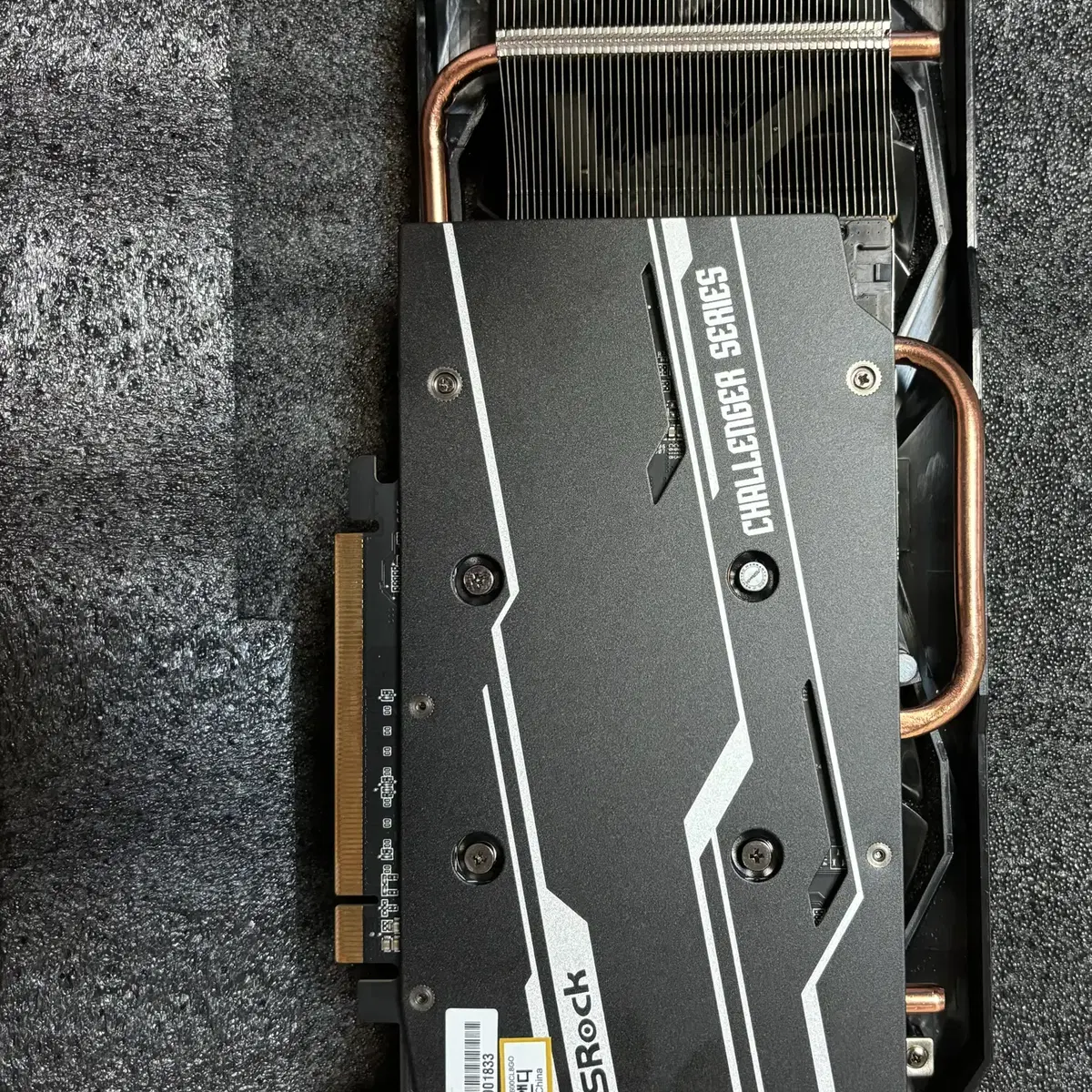 ASRock 라데온 RX 7600 거의 새 상품