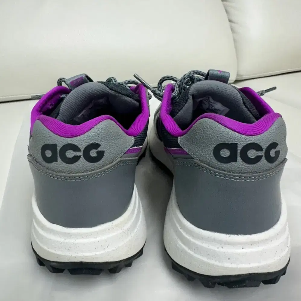 나이키 ACG 로우케이트 260