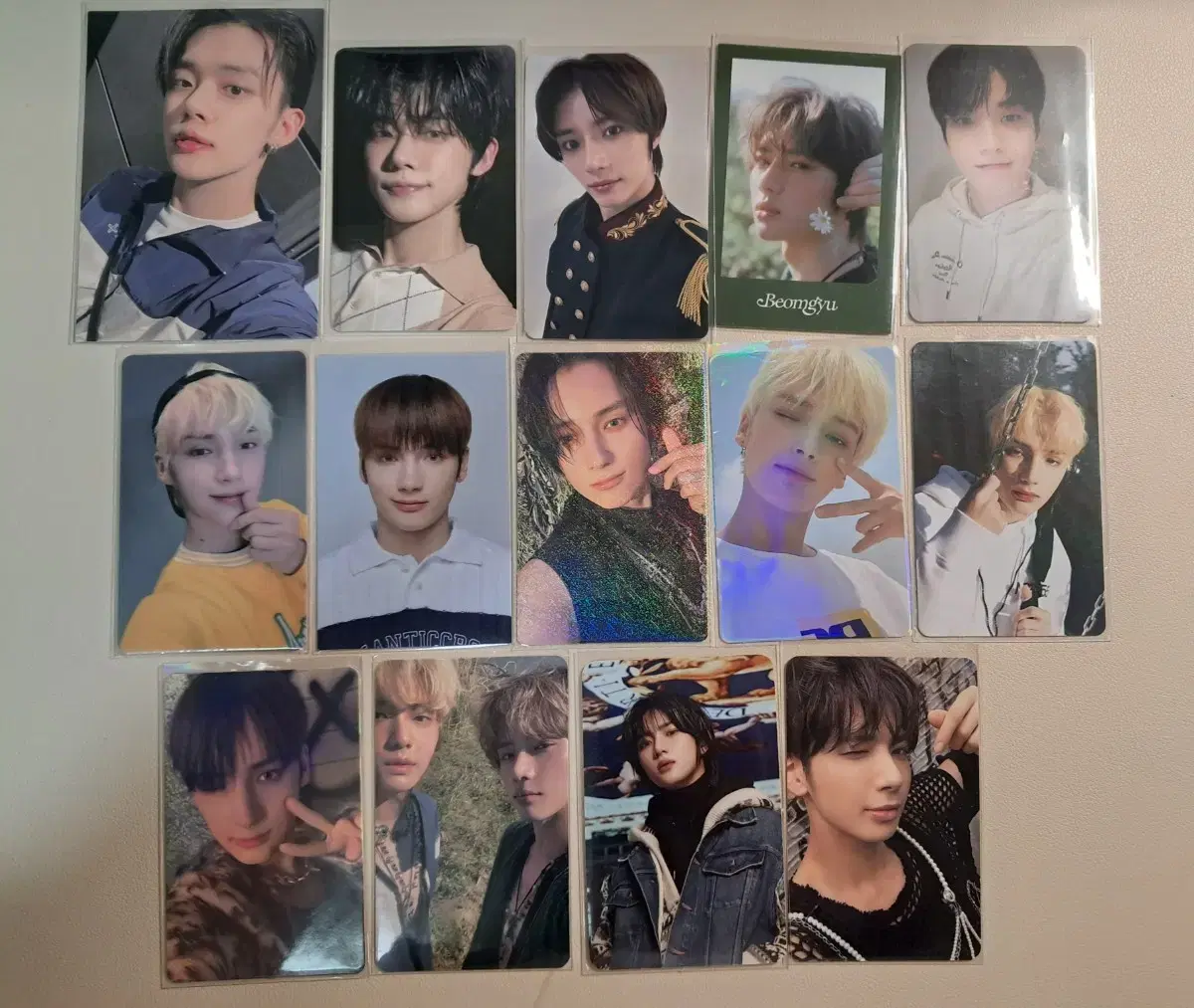 Sell))txt photocard in bulkUniversalUniformsUnited StatesBeomgyuPre-PoliticalJibi