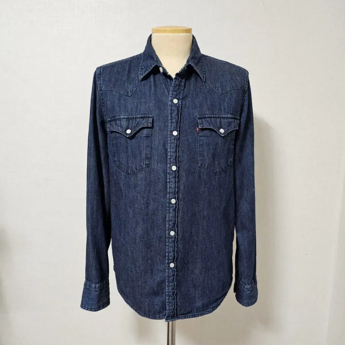 *Levi's* Men's Shirt (S)