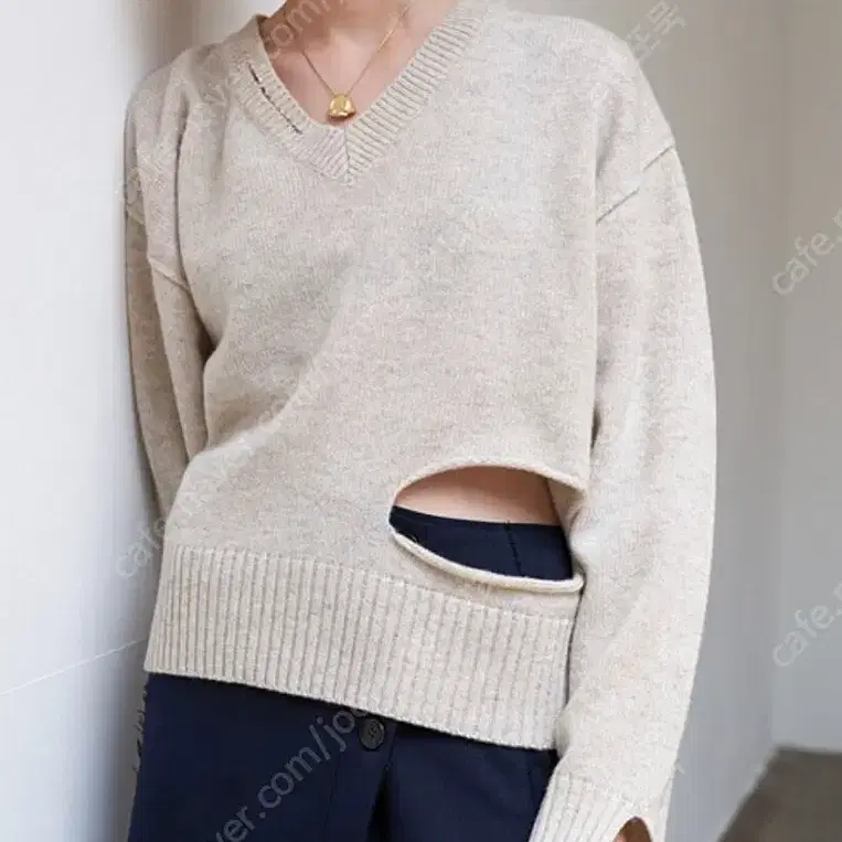 다이애그널 CUTTING WOOL KNIT