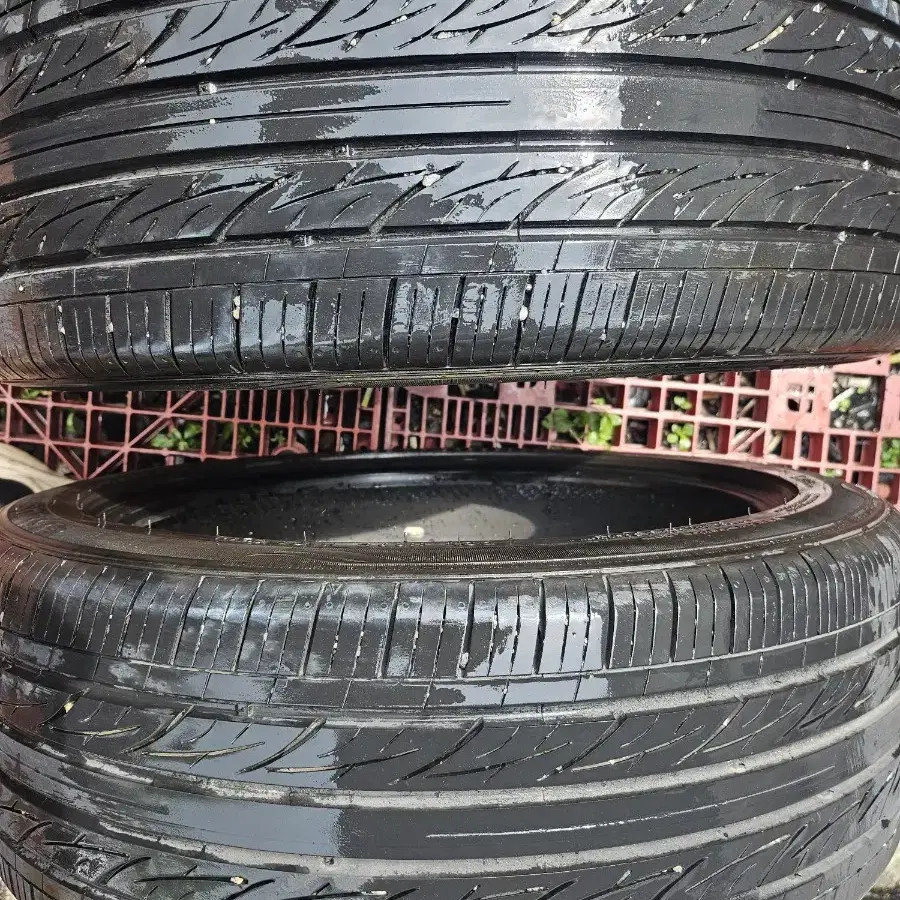 215/45R18 금호 2개 중고타이어 팝니다!!