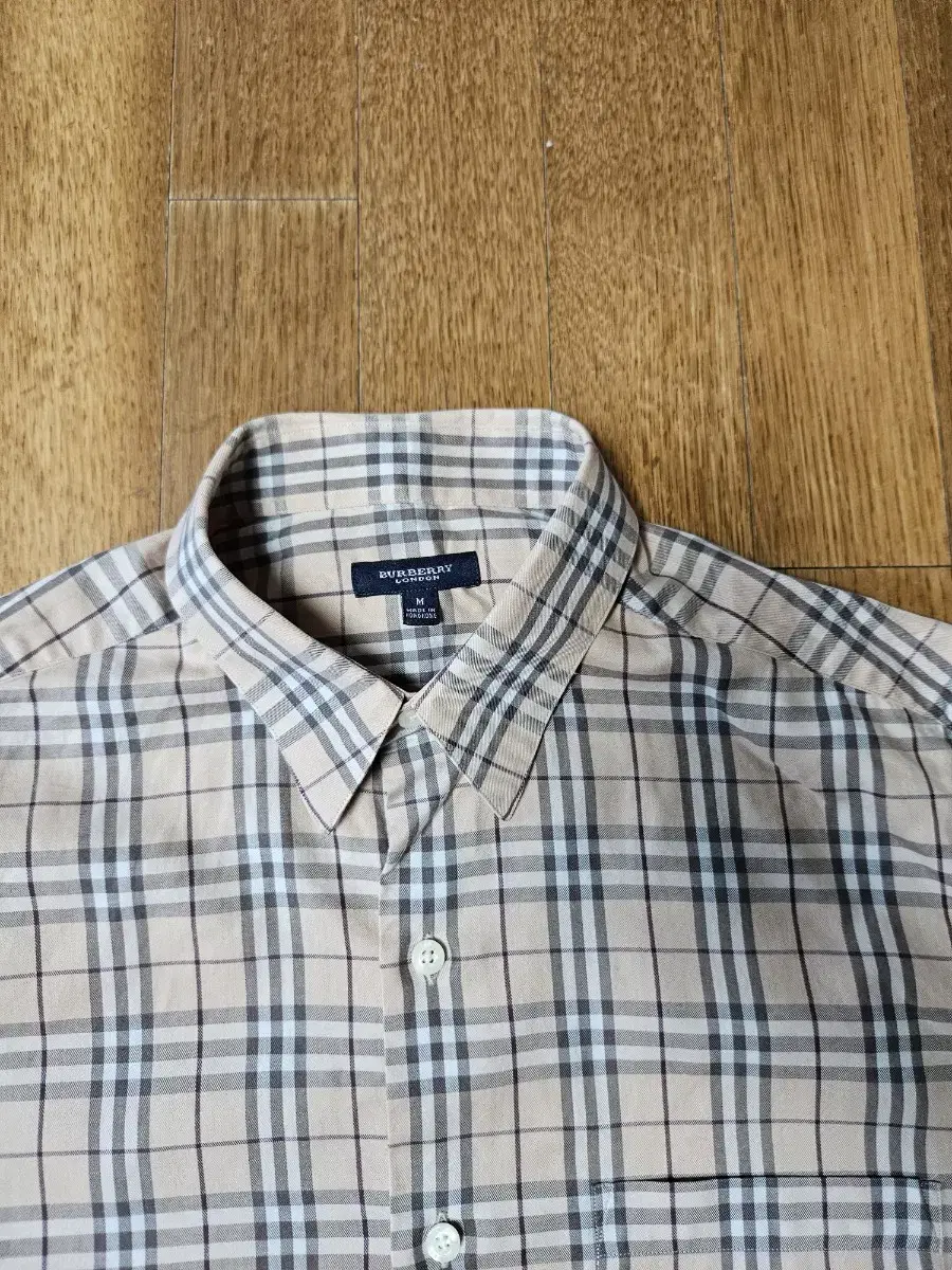 No. 105) Burberry Check South