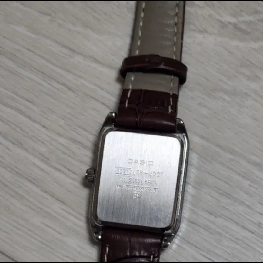 Casio LTP-V007L-9B (카시오 사각 가죽 시계)