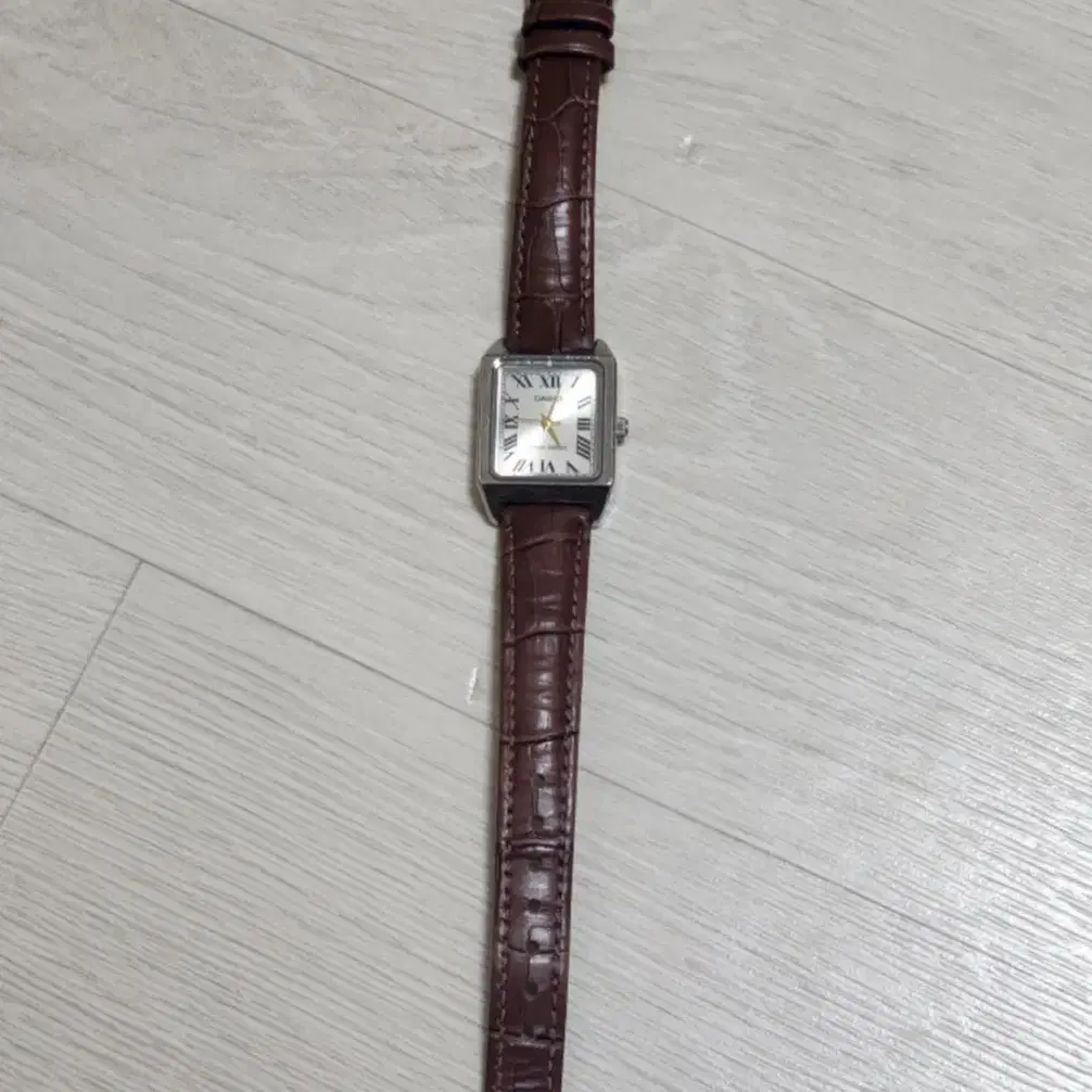 Casio LTP-V007L-9B (카시오 사각 가죽 시계)