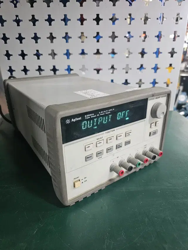 Agilent e3631A 애질런트 디시 파워 써플라이