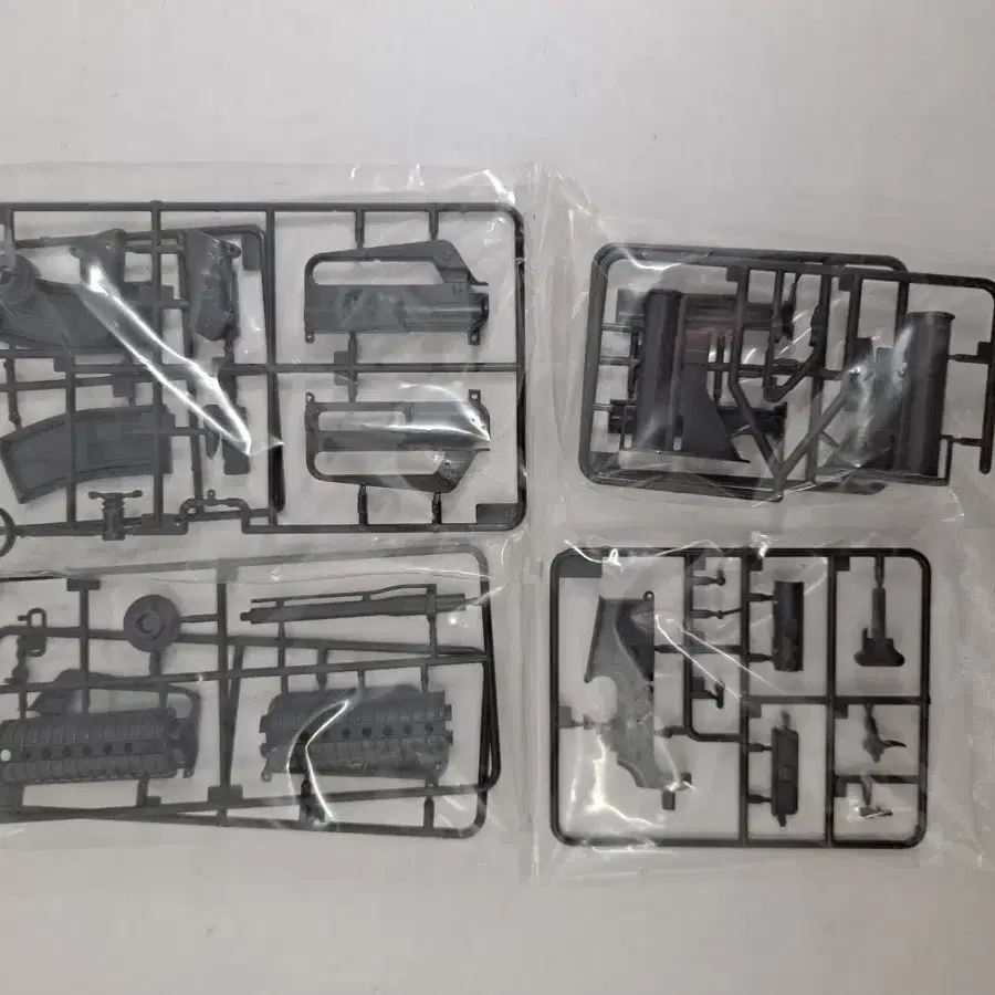 트럼페터/AR15/M16/M4 FAMILY  M733(프라모델)