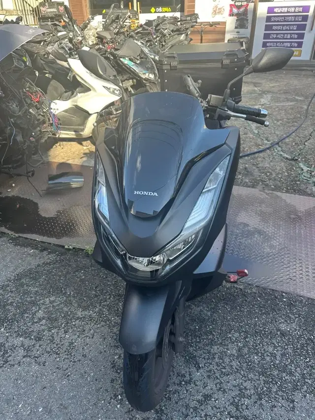 PCX 22년식 (중고) 8번