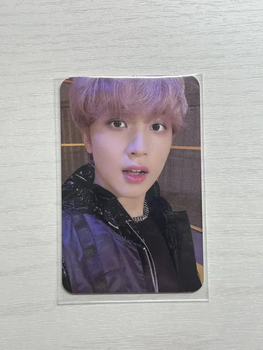 Glow in the Dark Haechan Photocard