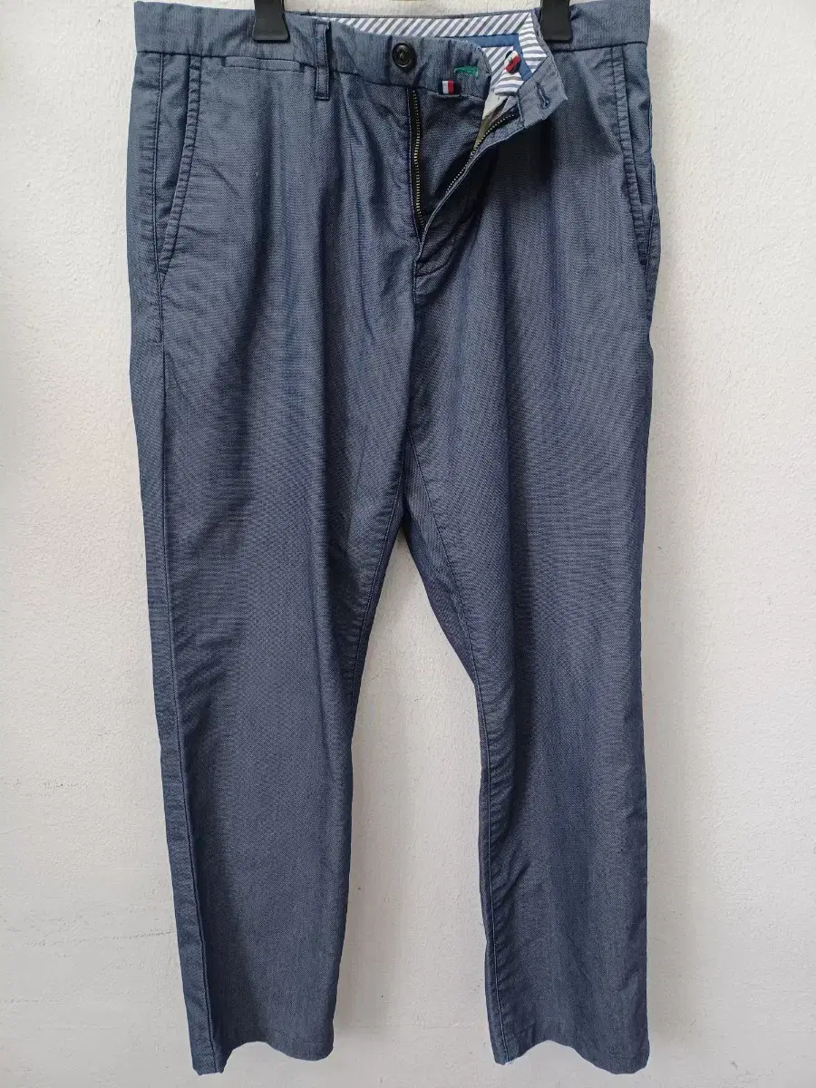 Tommy Hilfiger Navy Blue Straight Leg Pants (Shared 30)