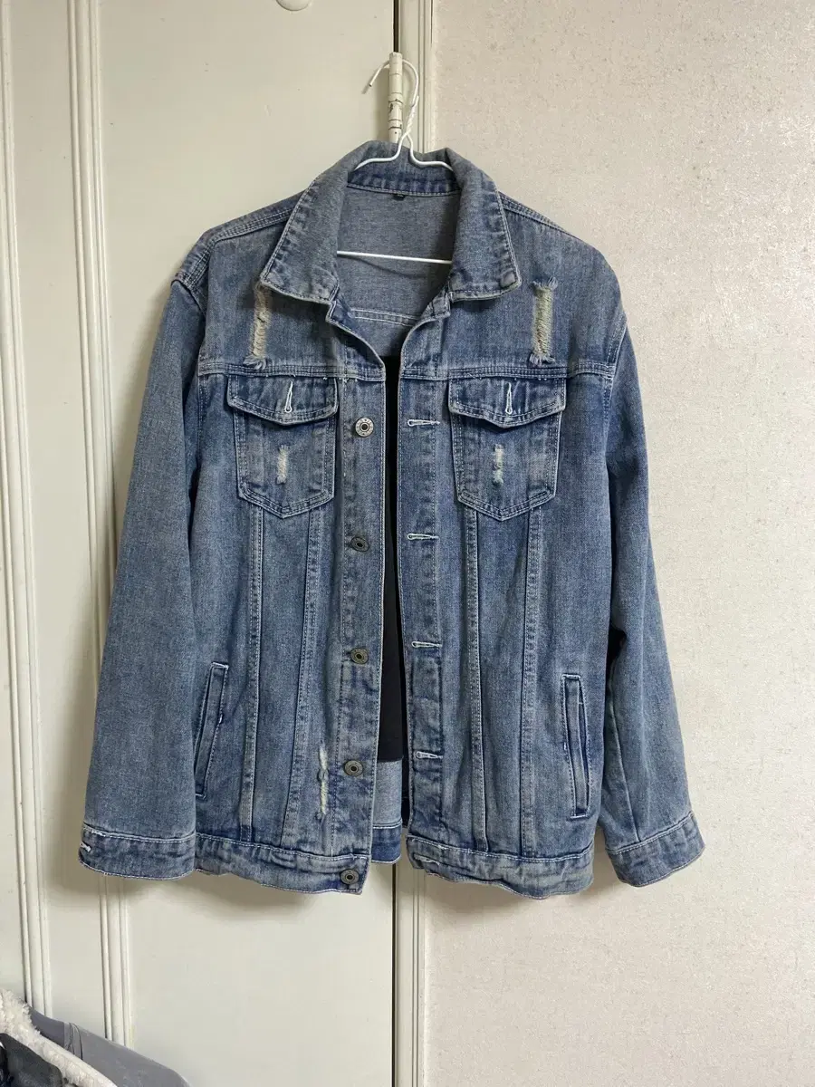 Men's jean jacketm