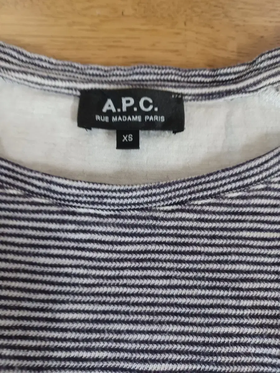 a.p.c 롱슬리브