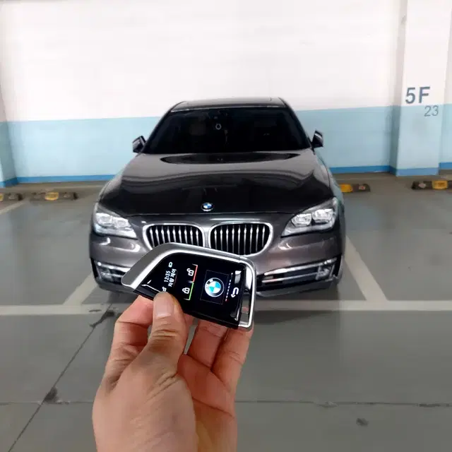 BMW 전모델 스페어키로 최신형 G바디 칼날 LCD 디지털키 이식 개조