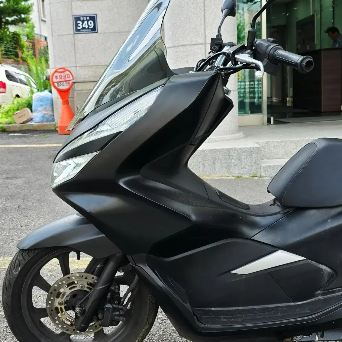 19년식 더뉴 PCX125 블랙 18,xxx 팝니다