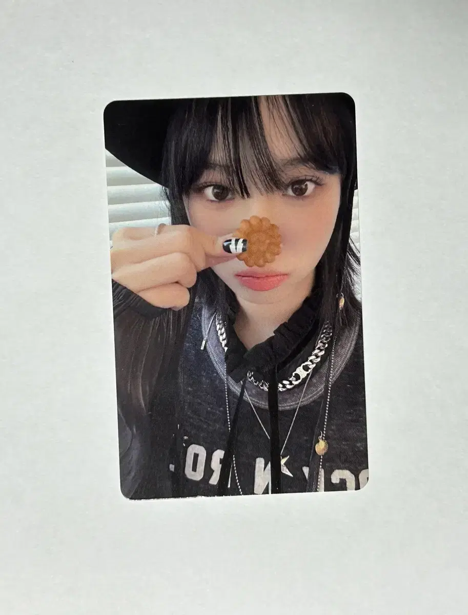 le sserafim kim chaewon unforgiven videocall pre-order benefit photocard