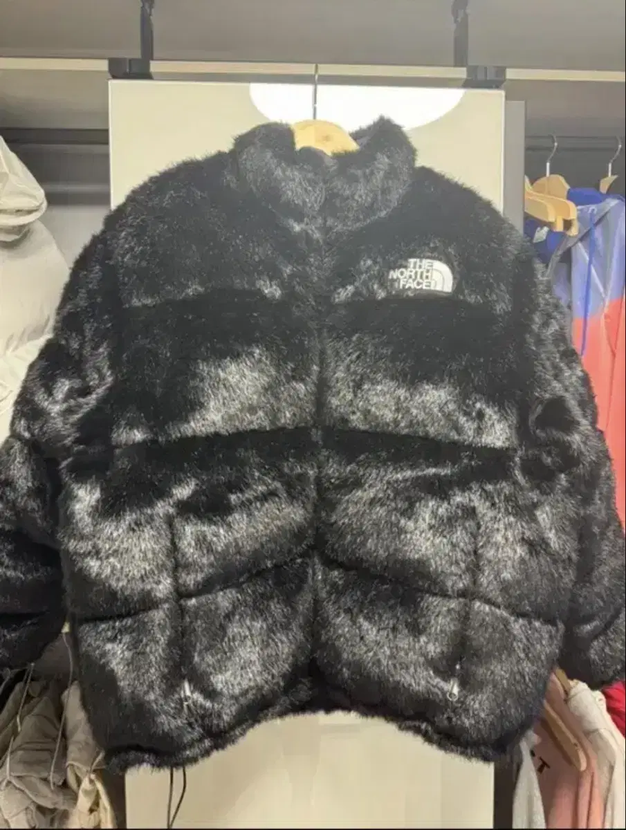 The North Face Puffy sells (XL)