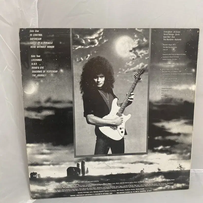 VINNIE MOORE LP / AA3297