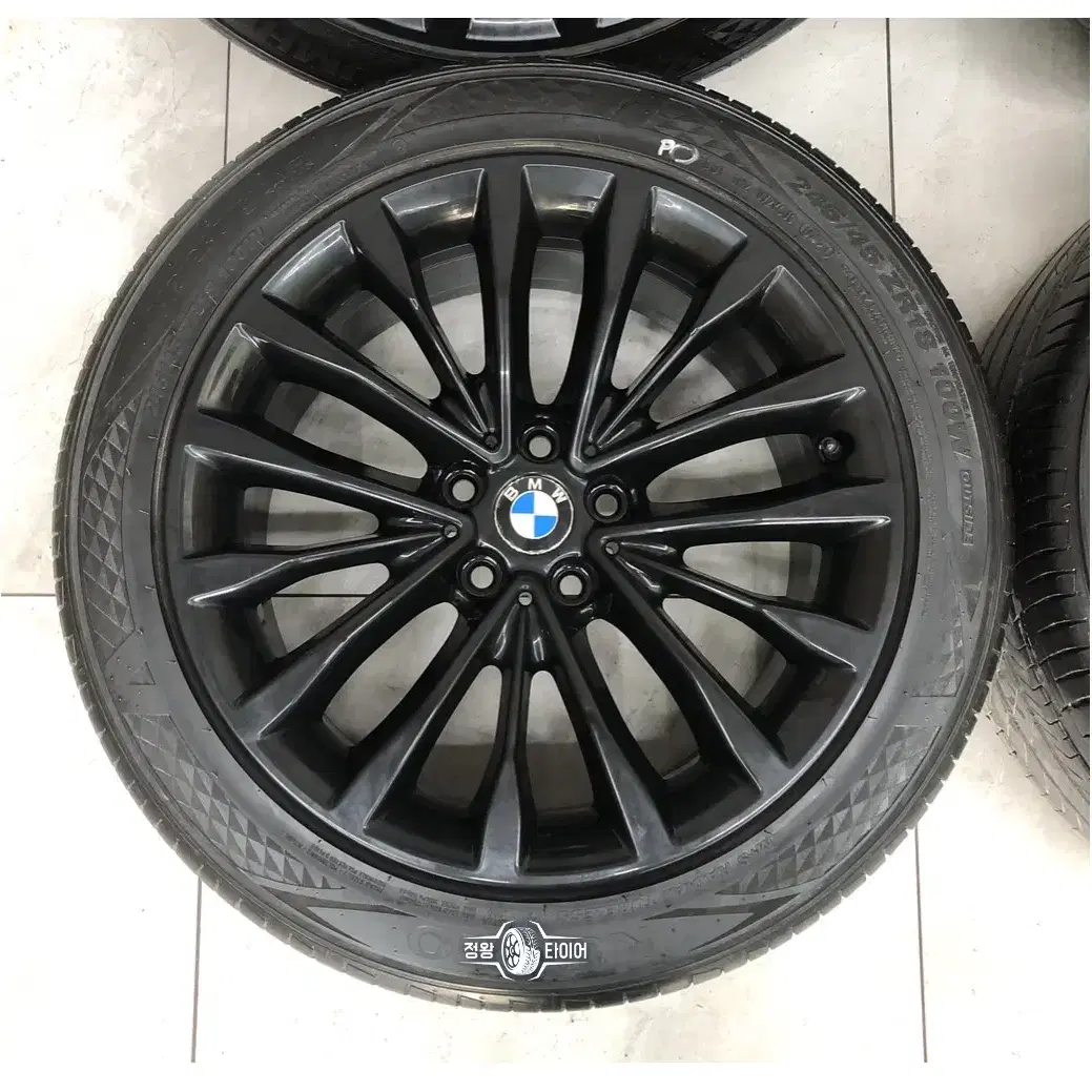 BMW 5시리즈 럭셔리 18인치 중고 휠 타이어 팝니다. G바디