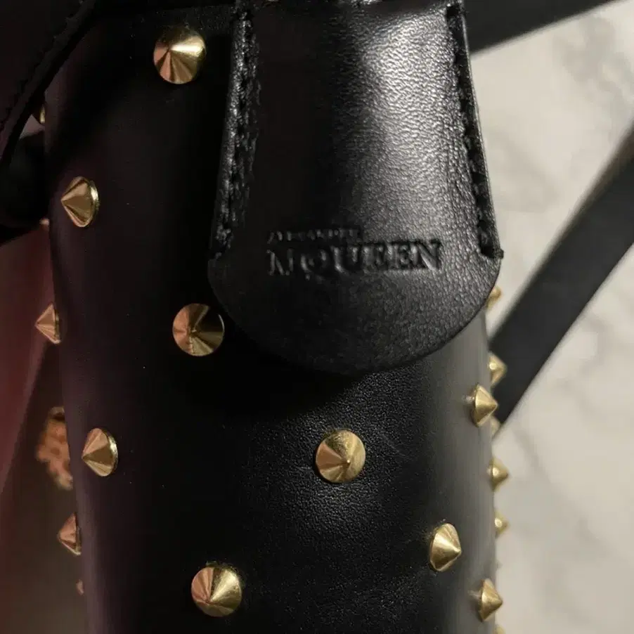 (정품) Alexander McQueen 알렉산더 맥퀸 크로스 가방