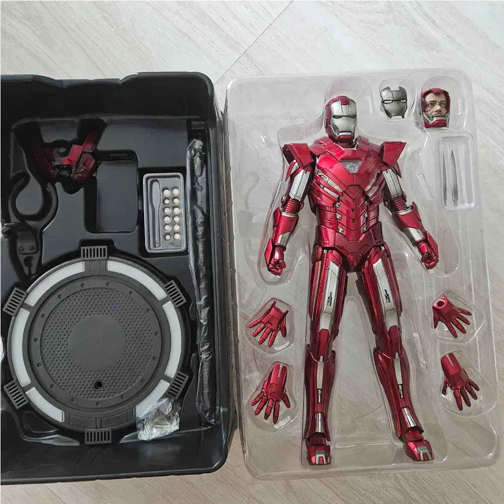 Hot Toys Silver Centurion (PhotoCustom)