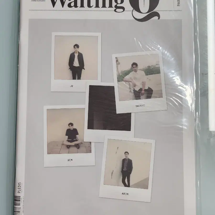 미개봉 뉴이스트W Waiting Q 웨이팅 큐 잡지 화보 매거진