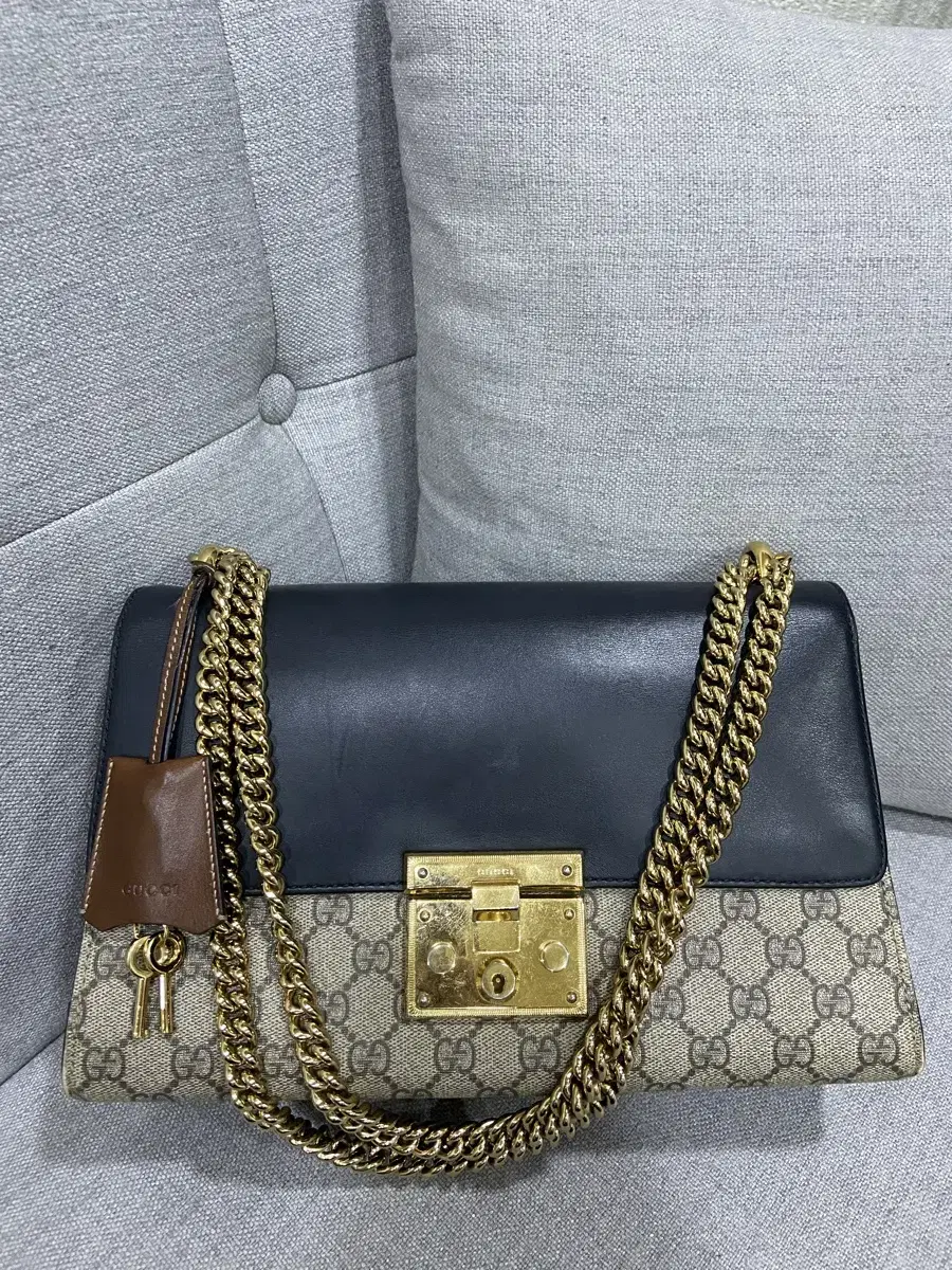 Gucci Paddle Lock Chain Shoulder Bag Large